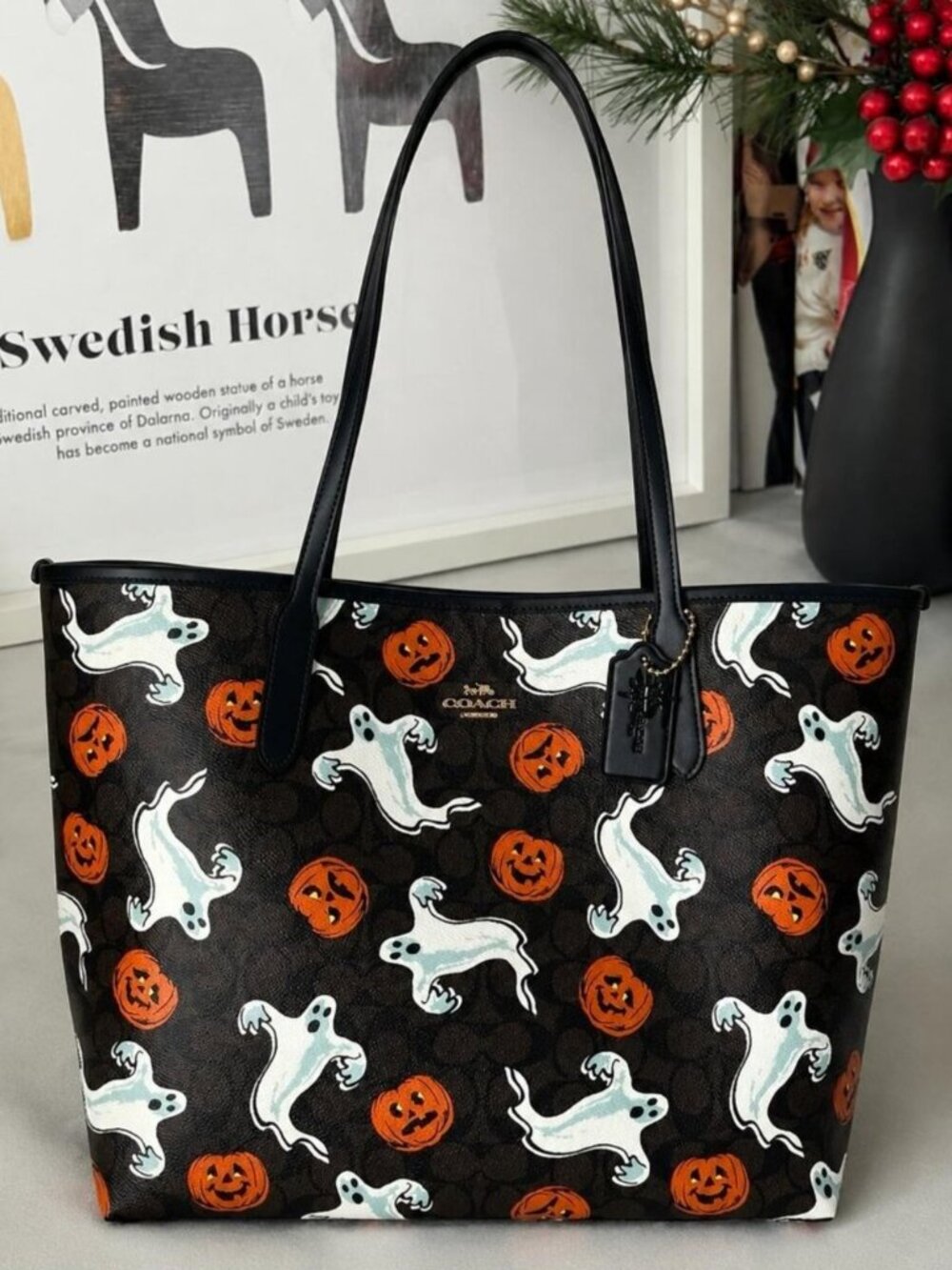 Coach City Tote Bag In Signature Canvas